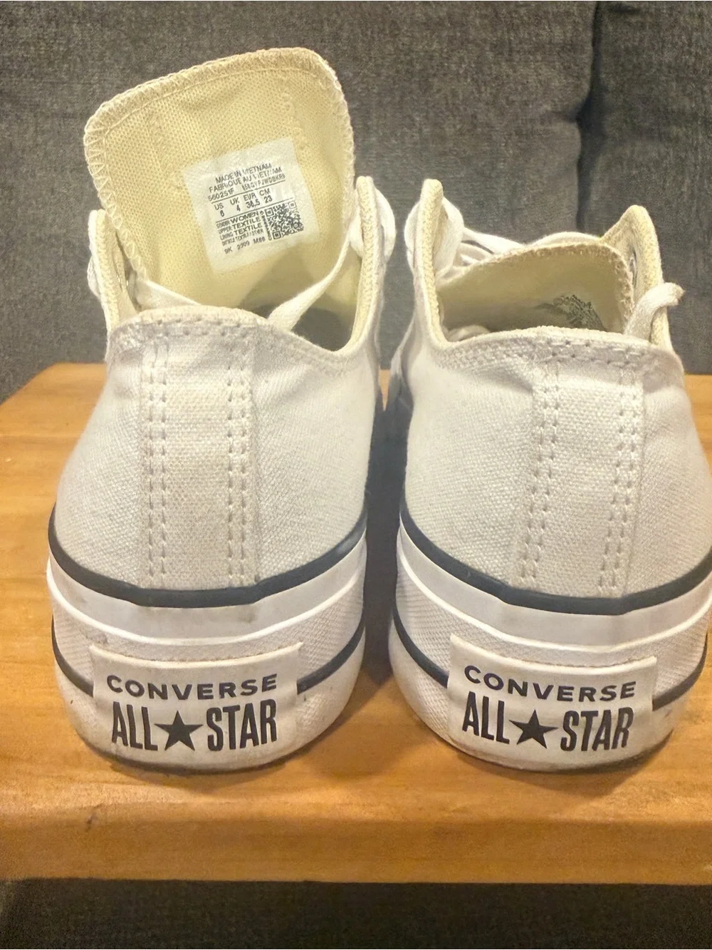 Platform Low-Top Canvas Sneakers Size women 6